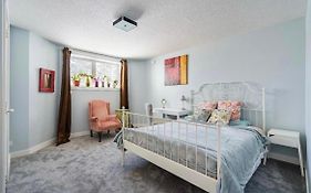 Calgary Elegant Best Garden Suite Close Lrt&Uc& Free Parking