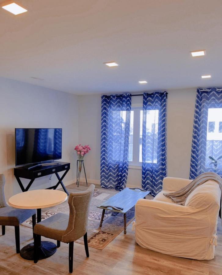 Elegant Garden Suite&2Mins Bus Station Close Lrt& Free Parking Calgary Exterior photo